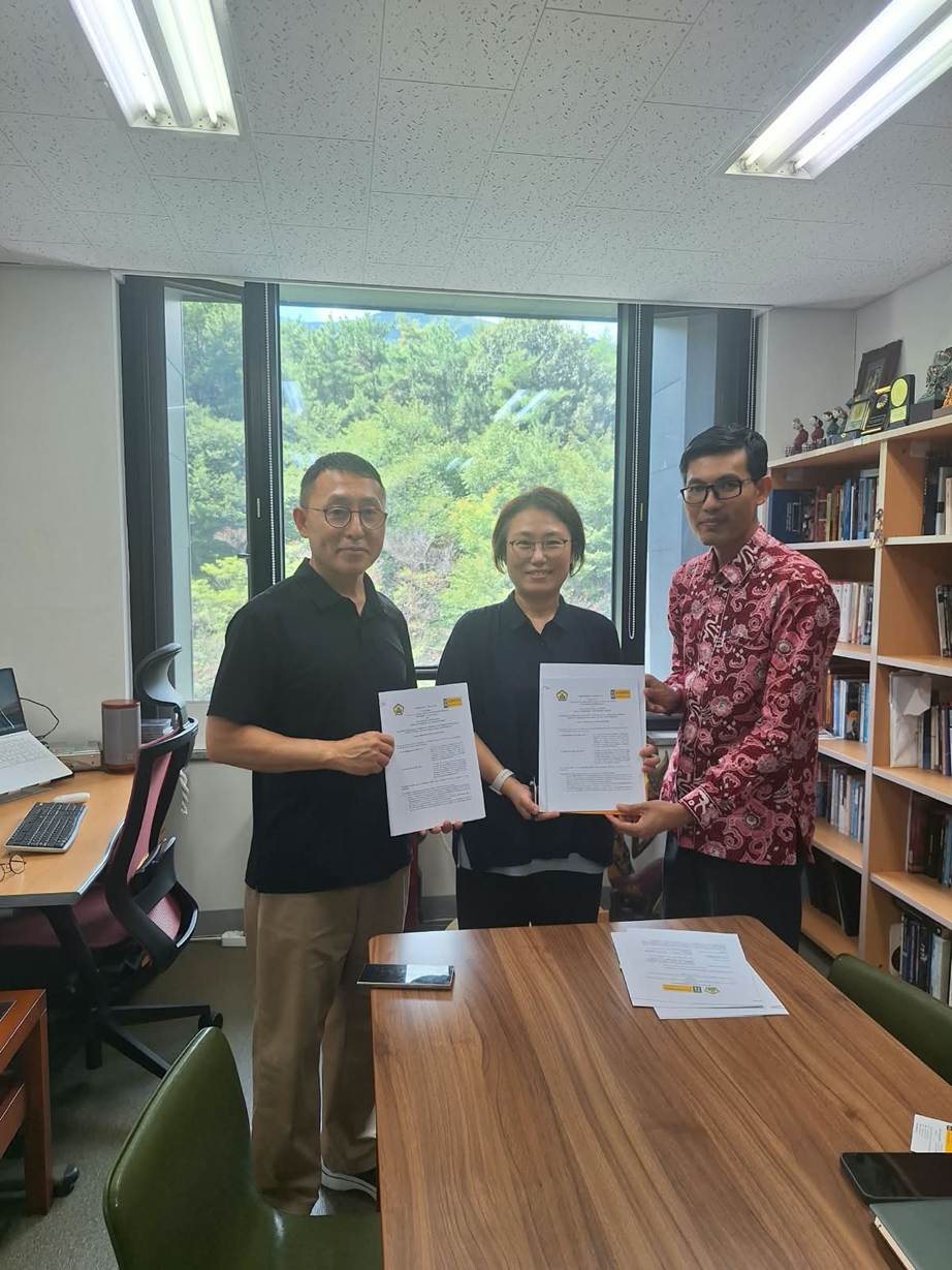Implementasikan Kerja Sama Internasional, Program Magister Pendidikan Bahasa Indonesia, FKIP, Universitas Bengkulu dan Department of Indonesian and Malay Studies, College of Asian Studies, Busan University of Foreign Studies Gelar Riset BIPA